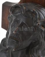 Jelzés nélkül: Krisztus. Ón, fára applikálva, 1910-20 körül. m: 17 cm