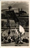 1943 Csíksomlyó, Sumuleu Ciuc; Búcsú. Andory Aladics Zoltán mérnök felvétele / Catholic fest with flags