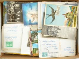 Kb. 450 db MODERN képeslap dobozban / Cca. 450 modern postcards in a box