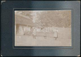 1908 Ceglédi országos diaboló verseny nyertesei humoros fénykép. Keményhátú fotó 14x10 cm