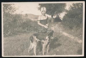 cca 1920 Kislány kutyával fotó 6x9 cm