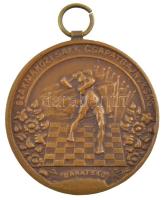 1940. Barátság - Szakmaközi Sakk Csapatbajnokság kétoldalas bronz díjérem füllel, hátoldalán A. döntő 1940 gravírozással (38mm) T:1-