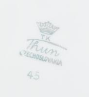 Thun Czechoslovakia hatszemélyes porcelán étkészlet, mély-, lapos- és süteményes tányérok (össz. 18 ...