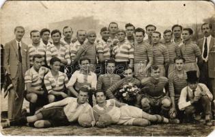 1930 VIII. ker. Akarat - Dunaföldvár 4:3, 2:1. Labdarúgó mérkőzés, foci meccs, focisták csoportképe / Hungarian football match, football players. photo (b)