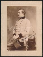 1908 Cs. és kir katonatiszt fotója, saját kézzel írt dátumozott ajánlásával, 17x11 cm