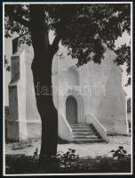 Petrás István (1904-1980): Azonosítatlan székely református templom fotója, MFI, a hátoldalon feliratozva, 23x17 cm