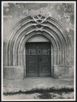 Petrás István (1904-1980): A szikszói református templom fotója, MFI, a hátoldalon feliratozva, 23x17 cm