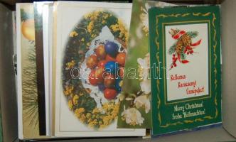 Kb 250 db képeslap zömmel külföldi futott, bélyeggel cipős dobozban