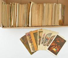 Kb. 900 db RÉGI művész és egyéb üdvözlő motívum képeslap dobozban / Cca. 900 pre-1950 art and greeting motive postcards in a box