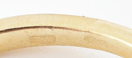 14k arany eljegyzési gyűrű brilliáns csiszolású gyémánttal 0,24ct; 0,1 (8db) TWVS1, 2,04 g m: 51,5. ...