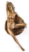 AK jelzéssel, orosz szobrász: Kagyló Vénusz. Öntött, patinázott bronz. m:17cm, h:30cm