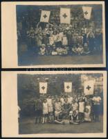 cca 1920 Vöröskeresztes nővér gyerekekkel, 2 db fotólap, 9×13 cm