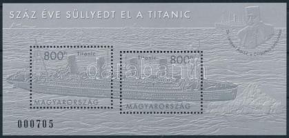 2012 Száz éve süllyedt el a Titanic feketenyomat blokk (5.500)