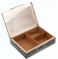 Ezüst (Ag) ládika. Jelzett. cca 1950 Nettó 325 g, 20x14 cm