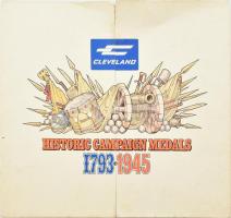 Történelmi kitüntetések Amerikában 1793-1945. Mini jelvények kihajtható tablón. 30x28 cm Gyűrődéssel