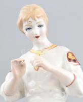 Polona Art Kerámiagyár: Szeret nem szeret ukrán lányka. Kézzel festett porcelán, jelzett, kopásokkal...