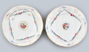 3 db kézzel festett, antik porcelán tányér, kopottak, d: 19 cm