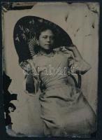 cca 1900 Kimonós lány, legyezővel Ferrotípia 7x9 cm