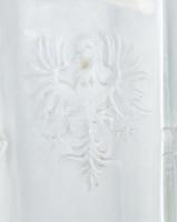 Postakocsit, koronát, sast ábrázoló dombornyomott italos flaska d: 26 cm