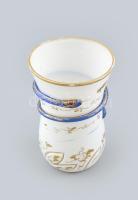Biedermeier antik üveg pohár, ouroborosz / uroborosz (Örökkévalóság) motívummal. Kopással, lepattanással. Jelzés nélkül, 1850-70 körül. m: 12 cm