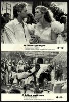cca 1985 ,,A Nílus gyöngye című amerikai film jelenetei és szereplői, 8 db produkciós filmfotó, ezüst zselatinos fotópapíron, a használatból eredő (esetleges) kisebb hibákkal, 18x24 cm