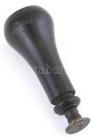 Antik XIX. sz. viasz pecsétnyomó, dekoratív D betűvel, fa markolattal, m: 9 cm