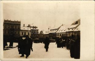 ~1910 Brassó, Kronstadt, Brasov; Váradi piac, vásár télen, H. Zeidner üzlete / market in winter, shops. photo