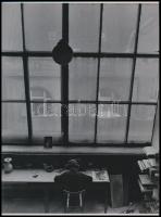 cca 1936 Seiden Gusztáv (1900-1992) budapesti fotóművész ,,Műterem című felvétele, 1 db modern nagyítás 24x17,7 cm