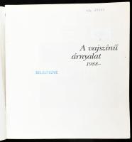 Esterházy Péter- Szebeni András: A vajszínű árnyalat. 1988-. Bp, 1993, Pelikán Kiadó. Fekete-fehér f...