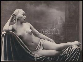cca 1928 Demeter Károly (1892-1983) budapesti fényképész és fotóművész hagyatékából szolidan erotikus felvétel, 1 db modern nagyítás, 17,7x24 cm