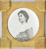 cca 1910 Női portré üveg pozitív fa keretben 17x17 cm