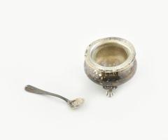 Ezüstözött alpakka fűszertartó, üveg betéttel, (csorbával) kis kanállal d: 50 mm