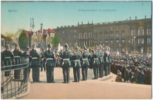 Berlin - Pre-1945 leporello postcard booklet with 20 postcards