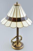 Tiffany jellegű szecessziós asztali lámpa. Egyedi tervezésű, ólomüveg búra, öntött bronz talppal. Szép állapotban. XX, század. m:64cm (CSAK SZEMÉLYES ÁTVÉTEL)