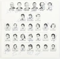 1978-ban rendezett labdarúgó világbajnokságon részt vevő magyar válogatott csapattagjainak autográf aláírásai: Törőcsík András, Váradi (Várady) Béla, Török Péter, Kocsis István, Tóth József, Halász István, Pusztai László, Nyilasi Tibor, Fazekas László, Pintér Sándor, Mészáros Ferenc, Gujdár Sándor, Bálint László, Zombori Sándor, Martos Győző valamint Baróti Lajos szövetségi kapitány, Kovács Ferenc edző, Kutas István MLSZ elnök és mások, össz. 24 aláírás a csapatot bemutató kihajtható nyomtatványon. 22x22 cm / 24 autograph signatures of Hungarian football players and managers who participated at the World Cup 1978 in Argentina.