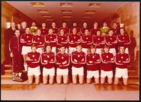 cca 1978 magyar válogatott labdarúgók autográf aláírásai, legtöbbben világbajnokságon részt vevő mag...