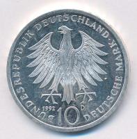 Németország 1992D 10M Ag "Pour le Mérite" T:1- kis karc
Germany 1992D 10 Mark Ag "Po...