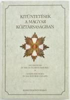 Zeidler Sándor: Kitüntetések a Magyar Köztársaságban. Kossuth Könyvkiadó, Budapest, 1995. Magyar, angol és német nyelvű kötet. Használt, jó állapotban.