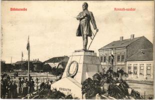 Békéscsaba, Kossuth szobor koszorúkkal