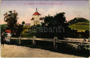 Selmecbánya, Schemnitz, Banska Stiavnica; Szélaknai út a Leányvárral és Kálváriával. Joerges kiadása és Ifj. Farkas Jenő amatőr felvétele / road with castle and calvary (EK)