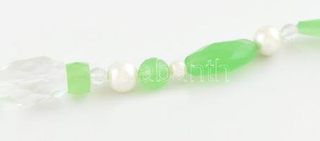 Szintetikus üveg, tenyésztett gyöngy, kalcedon nyaklánc, h: 90 cm