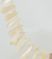 Gyöngyház nyaklánc, ezüst csattal, h: 42cm