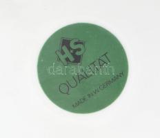 Lovas motívumos tányérok 4 db és egy bögre. Matricásak, jelzettek, hibátlanok d:14-20 cm-ig