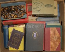 Nagy régi könyv hagyaték tétel: banánosládányi háború előtti jó állapotú könyv, szép kiadásokkal. Érdemes megnézni