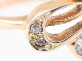 Arany (Au) 14K kövekkel díszített gyűrű, jelzett, méret: 49 cm, bruttó: 2,2 g