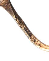 Arany (Au) 14K virágos, köves fülbevalópár, jelzett, h: 0,8 cm, bruttó: 0,98 g