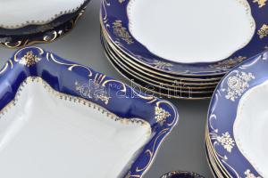 Zsolnay Pompadour mintás, 24 részes étkészlet, teljes, kézzel festett, kopásnyomokkal, jelzett. Hián...