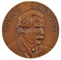 Horváth Sándor (1956-) DN Móricz Zsigmond bronz emlékérem (95mm) T:1- felül peremén lyukasztva