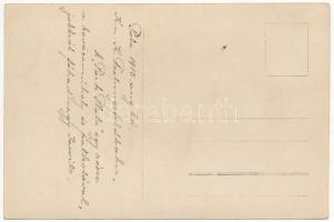 1915 Pola, Pula; K.u.k. Festungsfeldbahn, a park Platz egy része a kovácsműhely és patkoló, jobbról ...