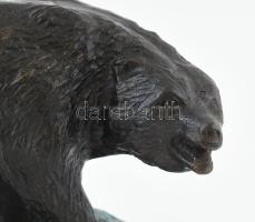 Jelzés nélkül: Grizzly medve. Öntött, patinázott bronz, m: 13 cm